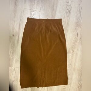 VAN HEUSEN midi faux suede skirt in brown with gorgeous matching lining.like new